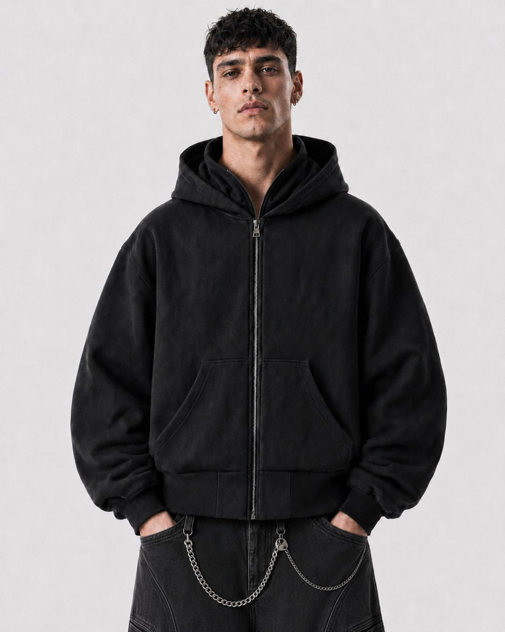 Sweat cagoule Phantom noir SWAVV porté de face